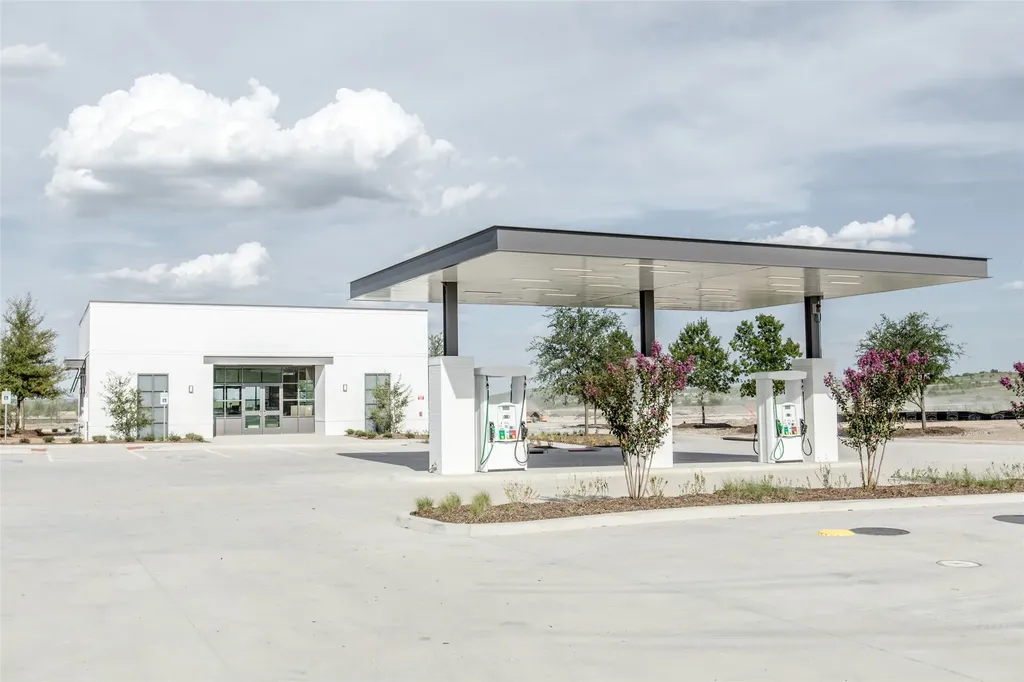 2232 Offerande Drive Fort Worth TX 76008