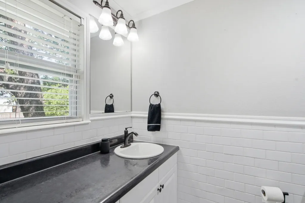 616 S Bowie Street De Leon TX 76444