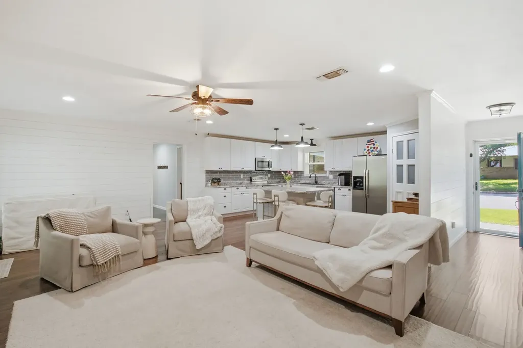 616 S Bowie Street De Leon TX 76444