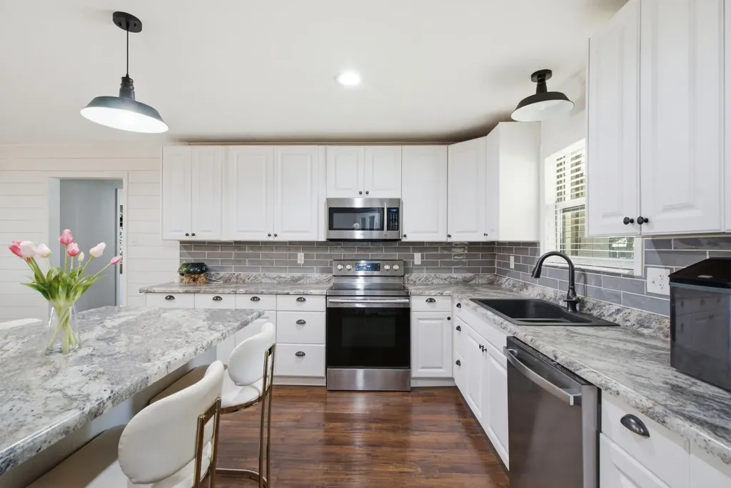 616 S Bowie Street De Leon TX 76444