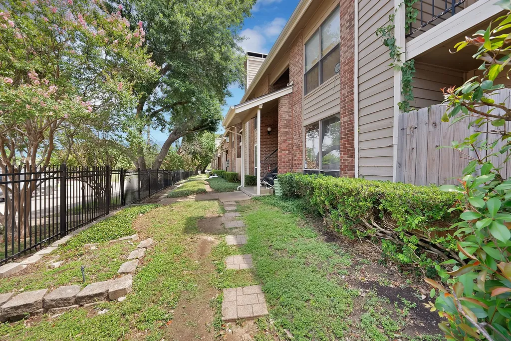 5750 Phoenix Drive Dallas TX 75231