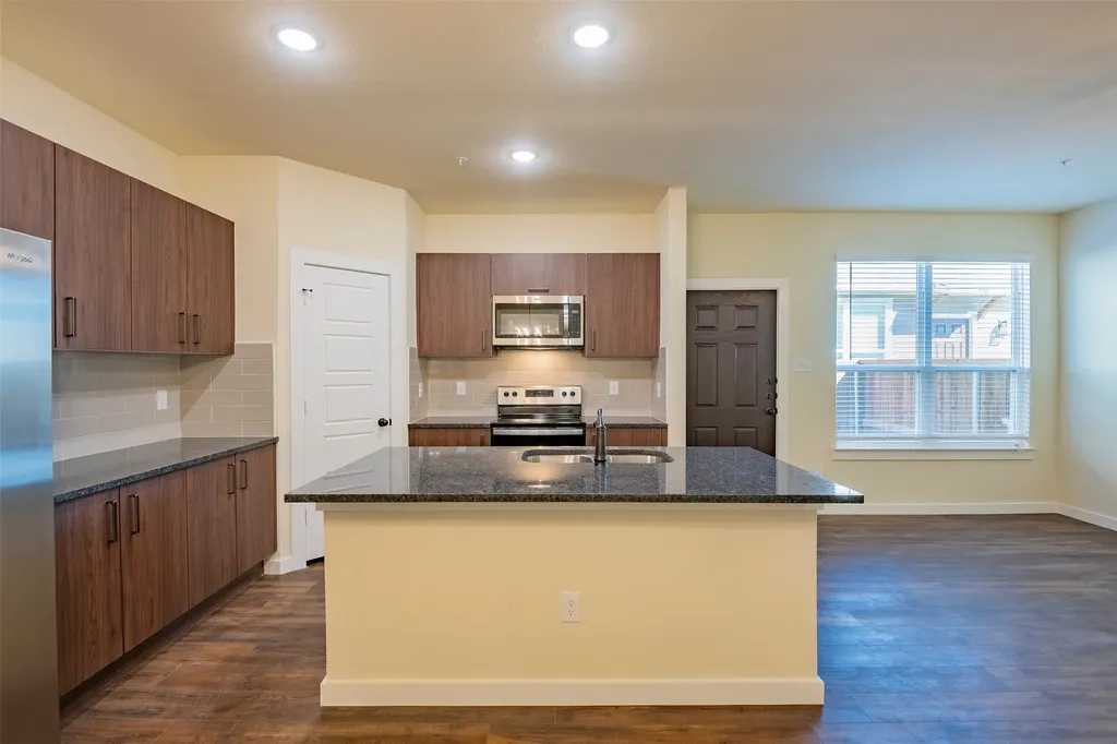 645 Wheatfield Drive Venus TX 76084