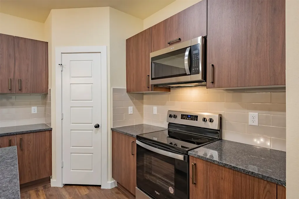 645 Wheatfield Drive Venus TX 76084