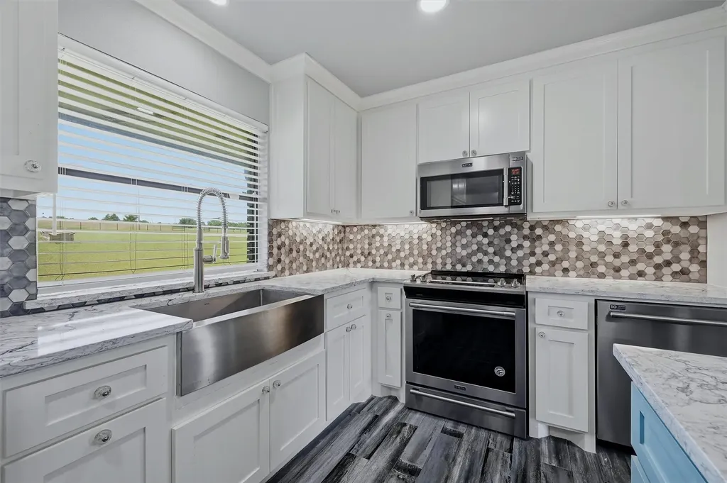 1861-1 Roland Road Whitesboro TX 76273