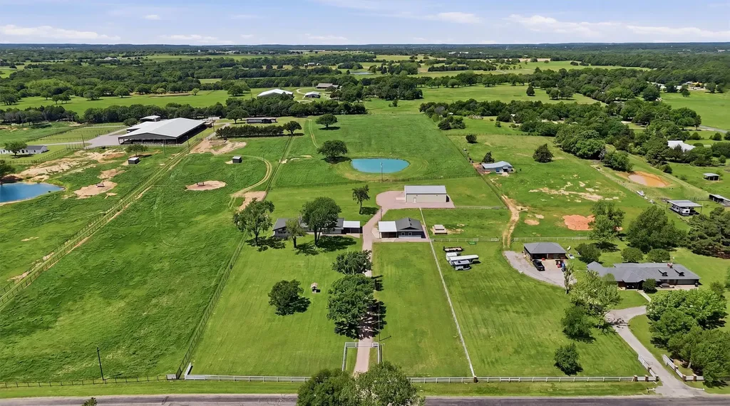 1861-1 Roland Road Whitesboro TX 76273