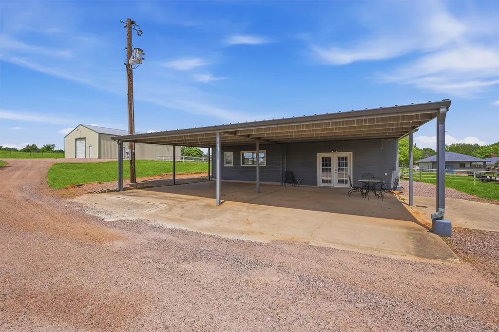 1861-1 Roland Road Whitesboro TX 76273