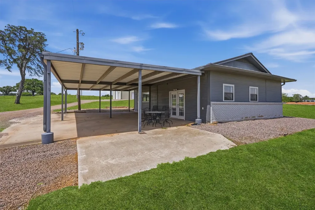 1861-1 Roland Road Whitesboro TX 76273