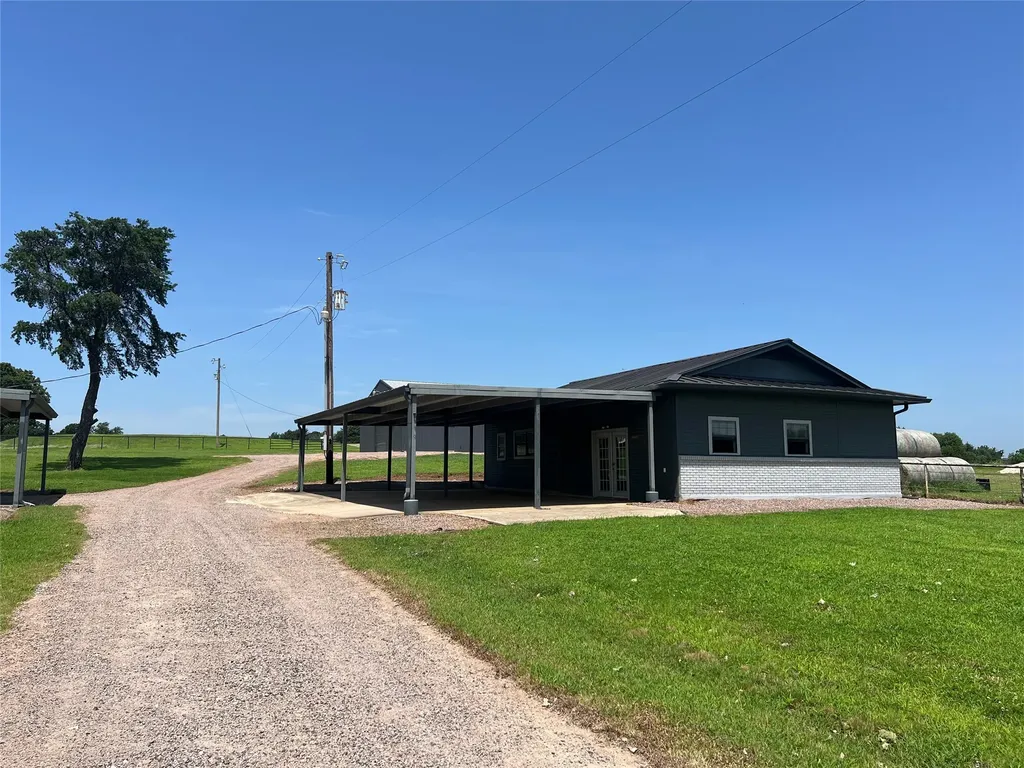 1861-1 Roland Road Whitesboro TX 76273