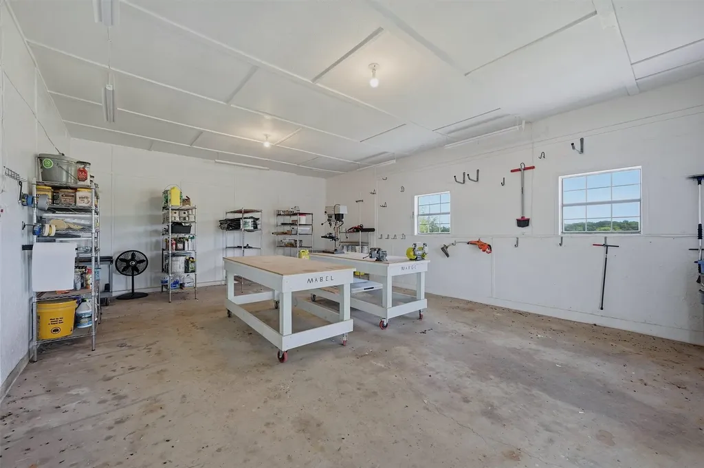 1861-1 Roland Road Whitesboro TX 76273