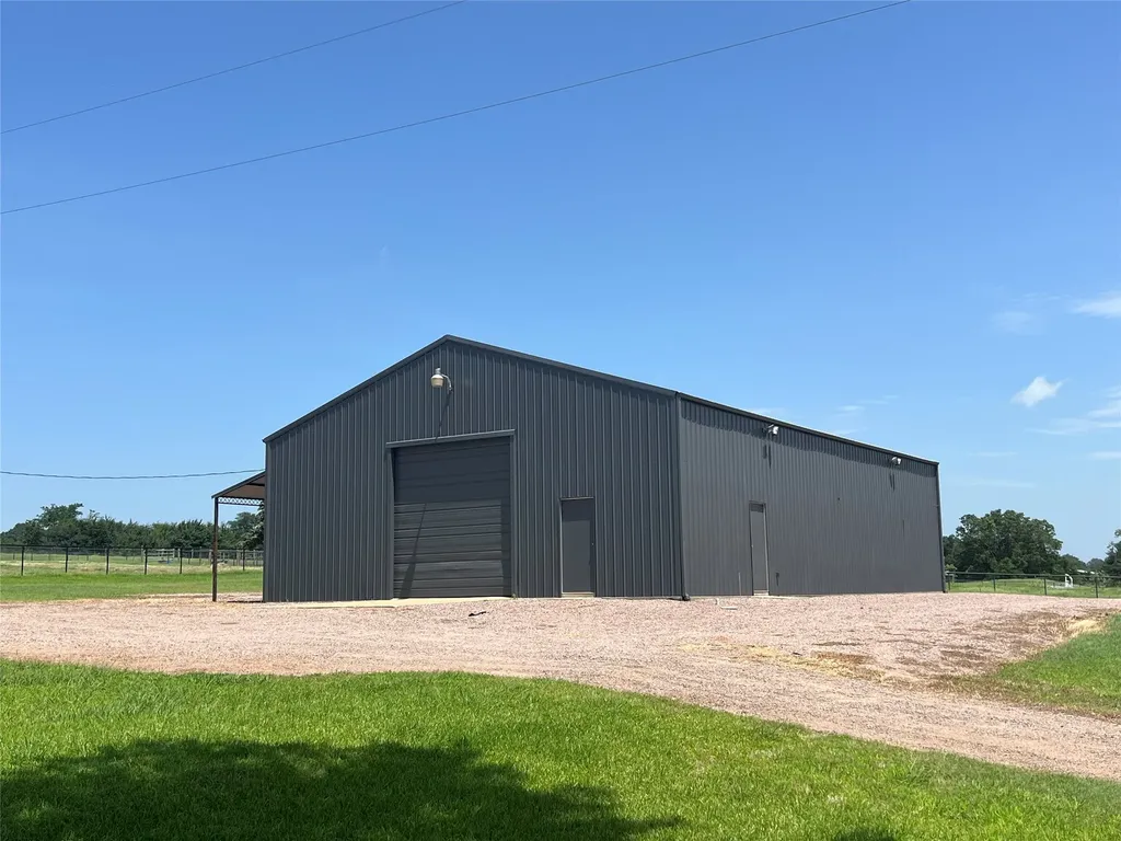 1861-1 Roland Road Whitesboro TX 76273