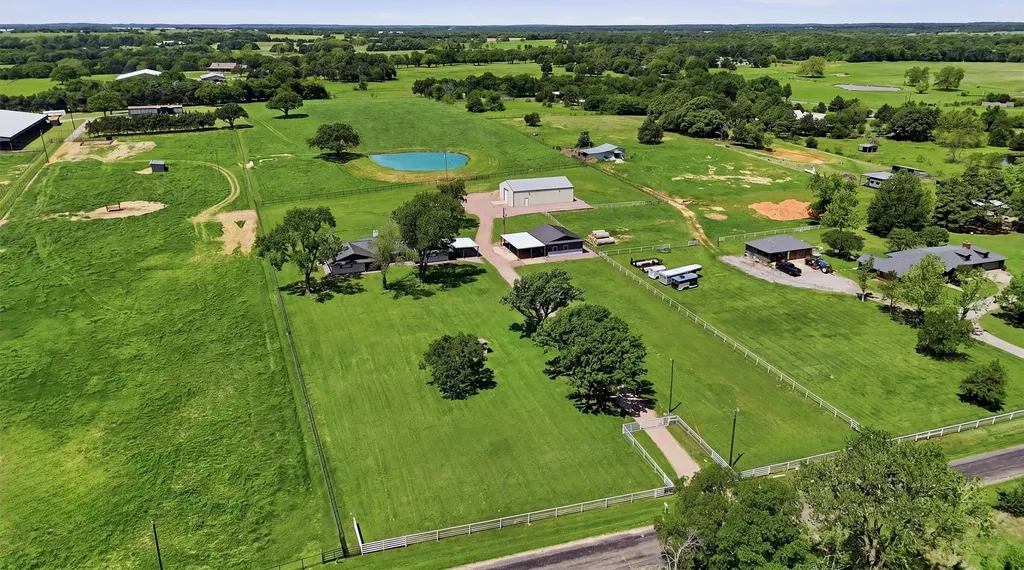 1861-1 Roland Road Whitesboro TX 76273