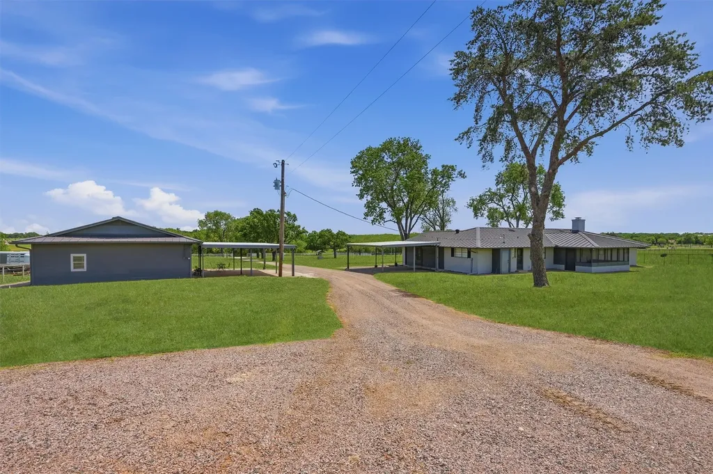 1861-1 Roland Road Whitesboro TX 76273