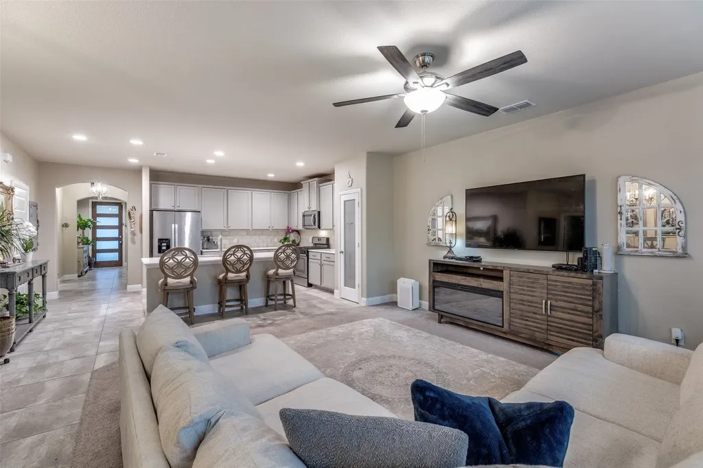 2800 Lakeside Drive Aubrey TX 76227