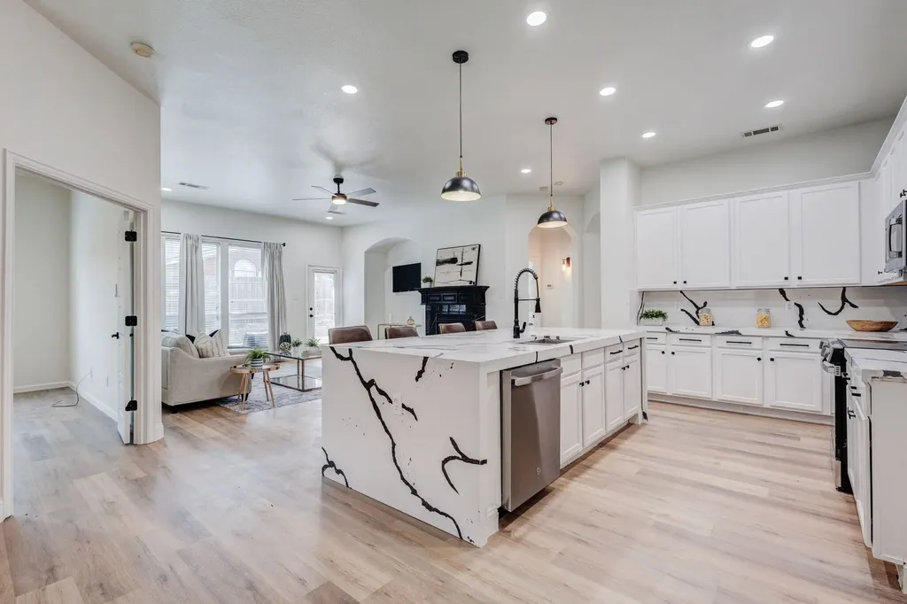 809 Camellia Court Desoto TX 75115