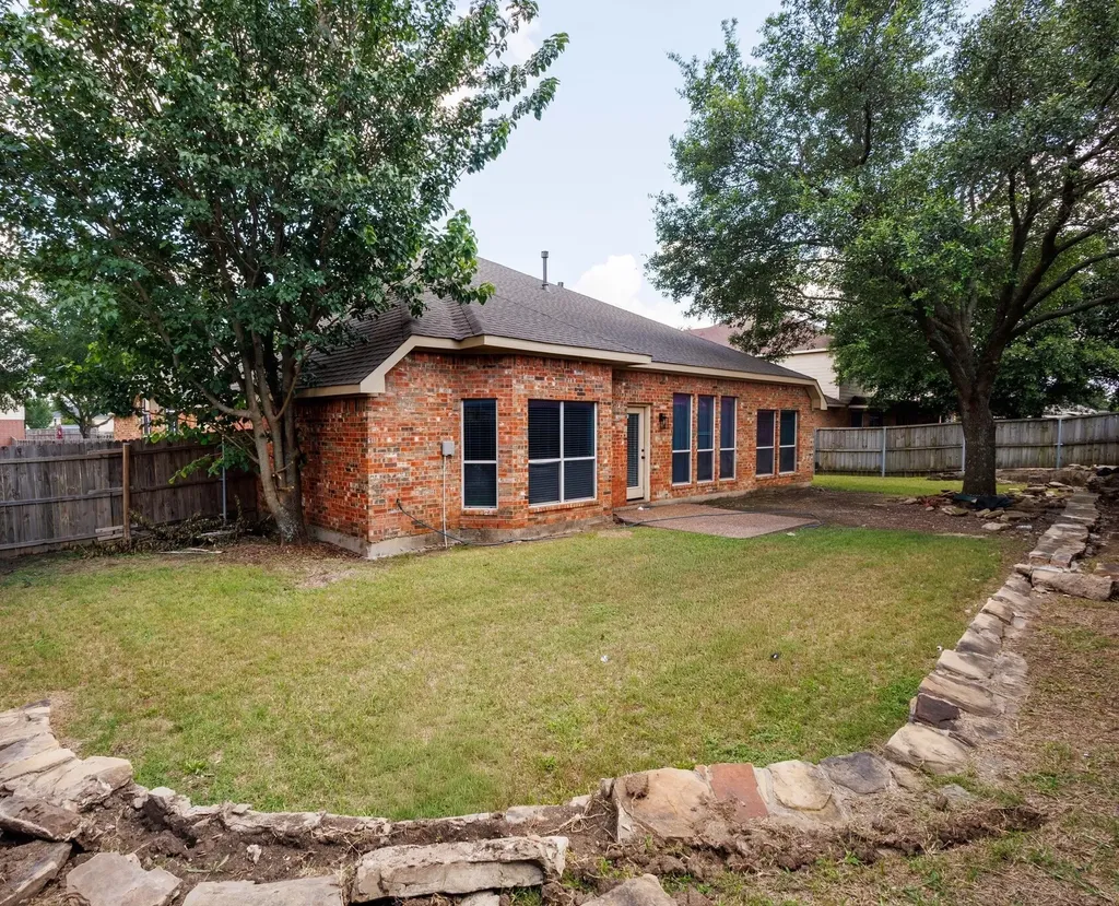 809 Camellia Court Desoto TX 75115