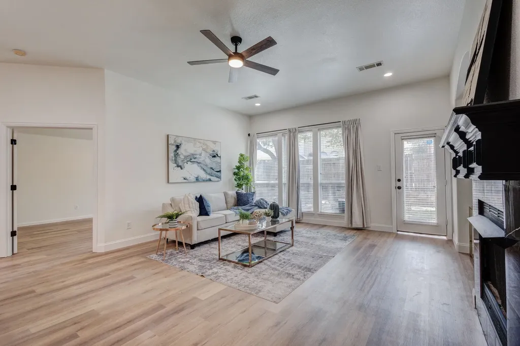 809 Camellia Court Desoto TX 75115