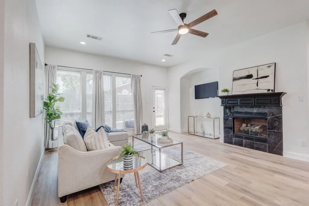 809 Camellia Court Desoto TX 75115