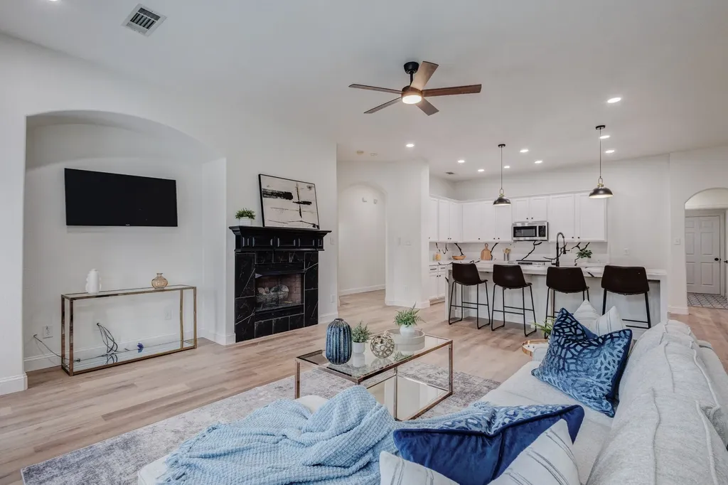 809 Camellia Court Desoto TX 75115
