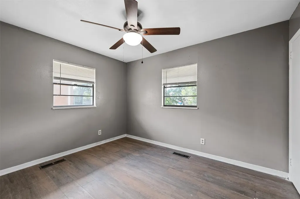 733 W 5th Street Mcgregor TX 76657