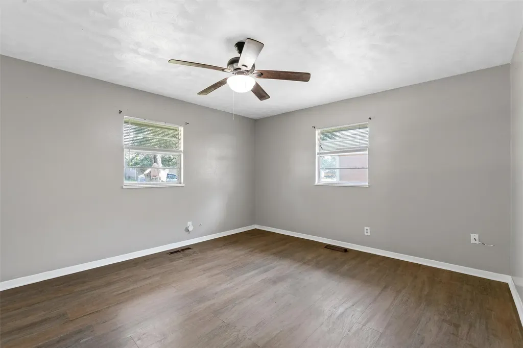 733 W 5th Street Mcgregor TX 76657