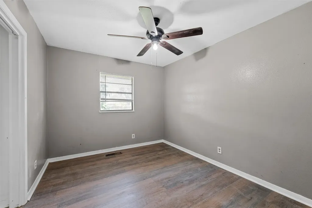 733 W 5th Street Mcgregor TX 76657