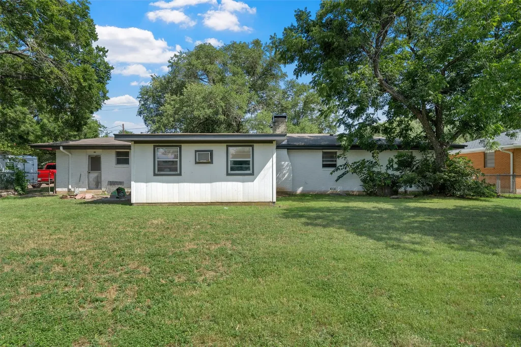 733 W 5th Street Mcgregor TX 76657