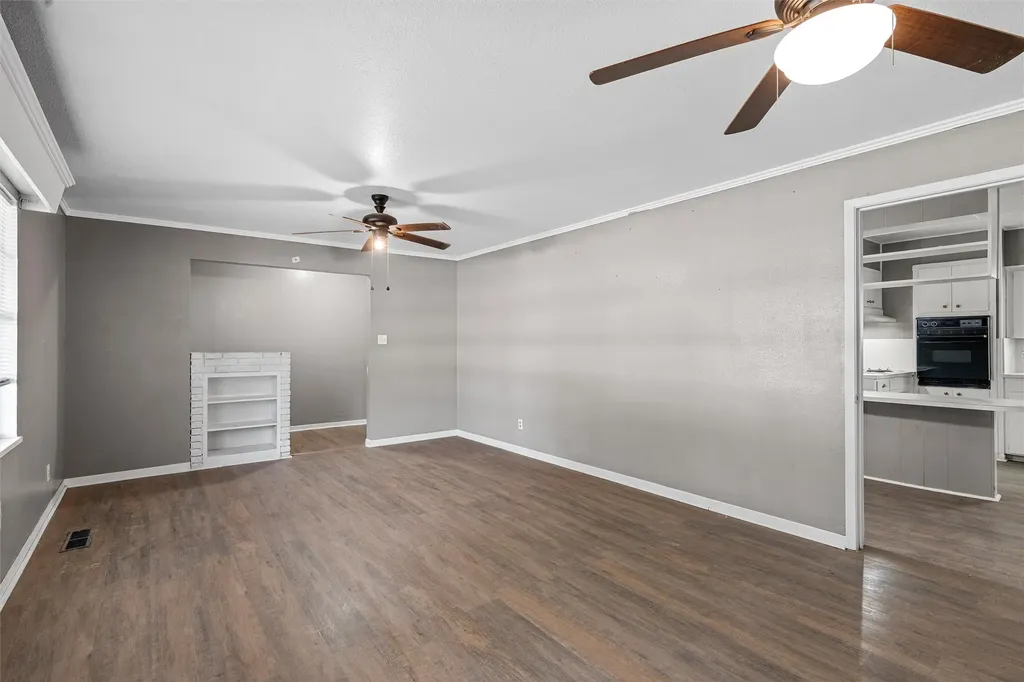 733 W 5th Street Mcgregor TX 76657