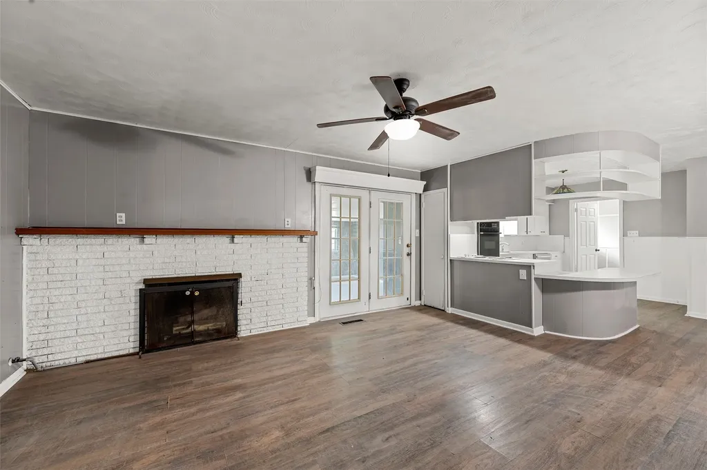 733 W 5th Street Mcgregor TX 76657
