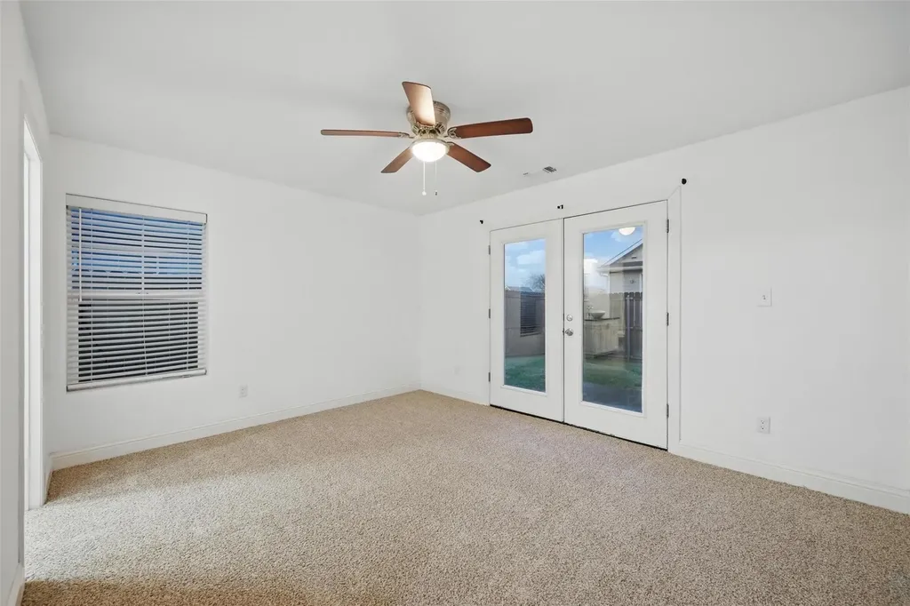 607 E Carter Street Sherman TX 75090
