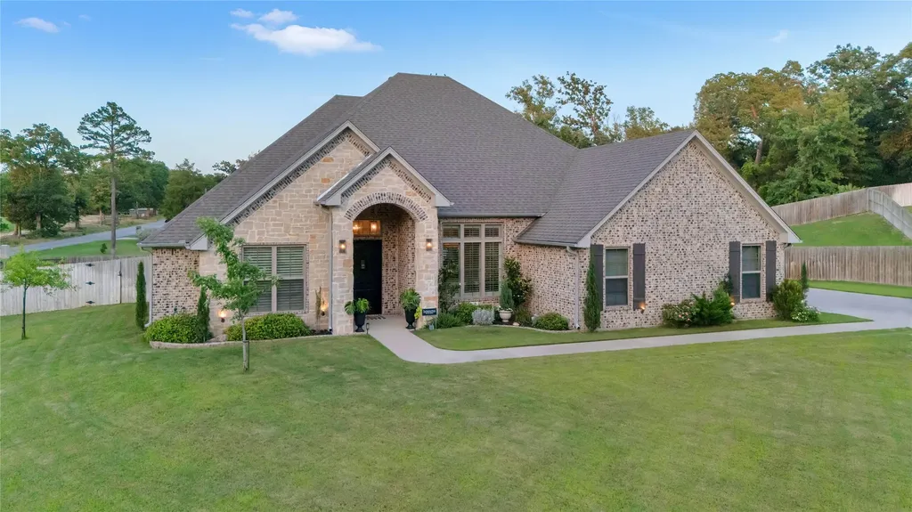 196 County Road 2309 Mineola TX 75773