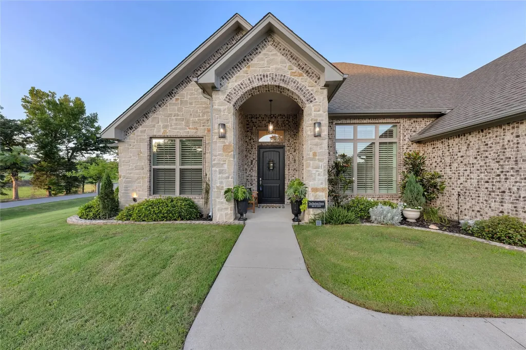 196 County Road 2309 Mineola TX 75773