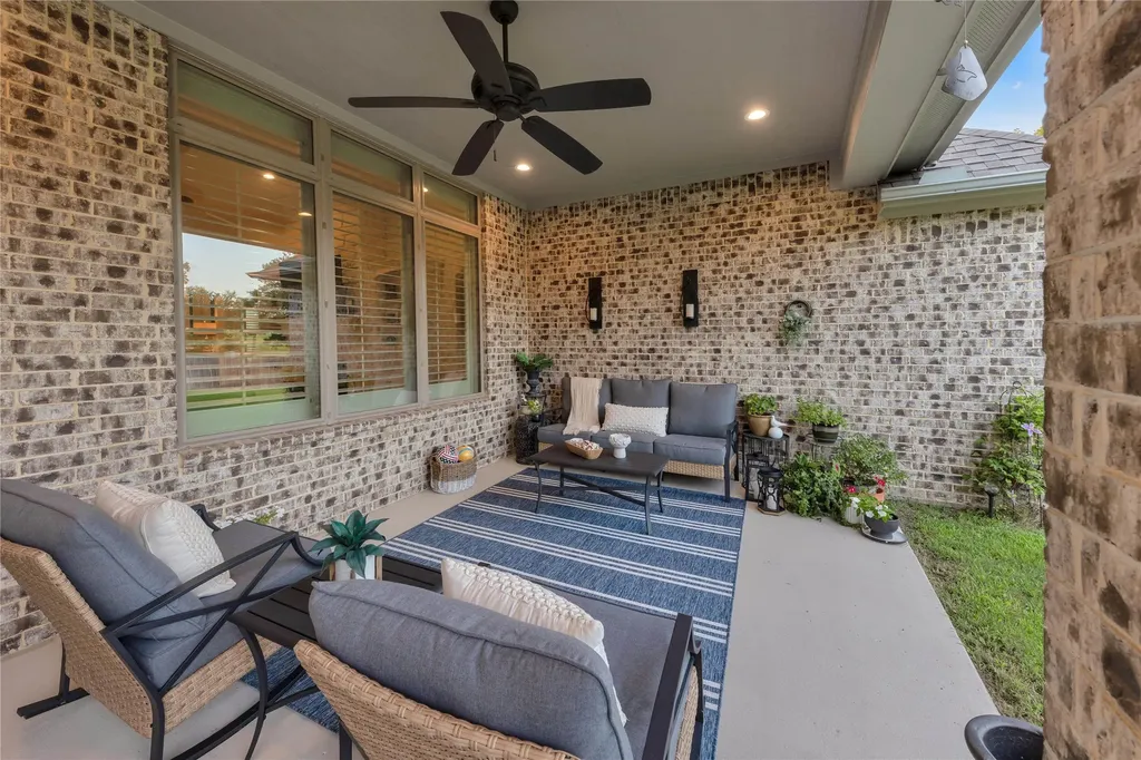 196 County Road 2309 Mineola TX 75773