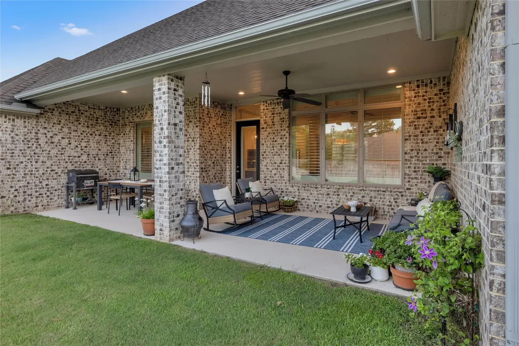 196 County Road 2309 Mineola TX 75773
