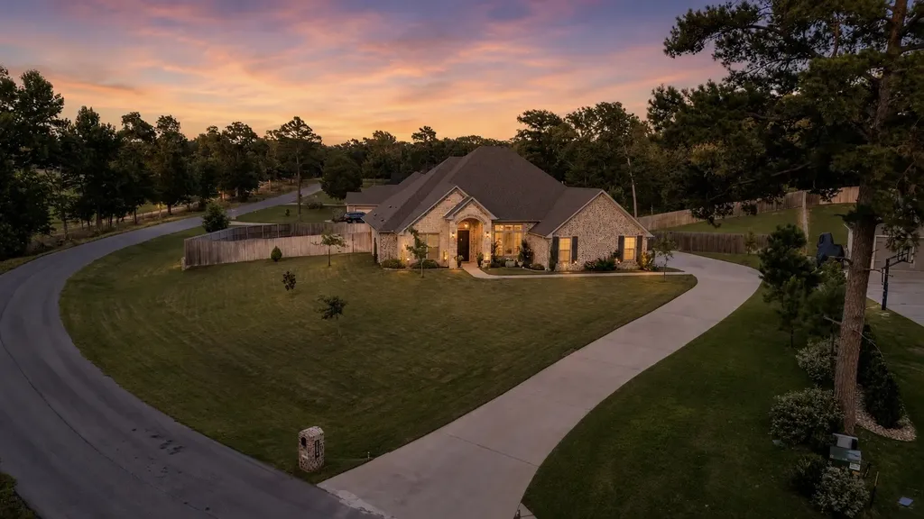 196 County Road 2309 Mineola TX 75773