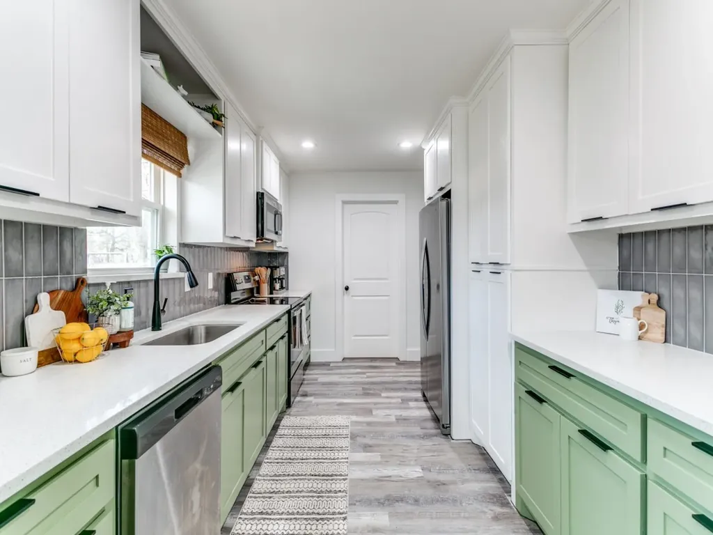 708 Oakwood Drive Euless TX 76040
