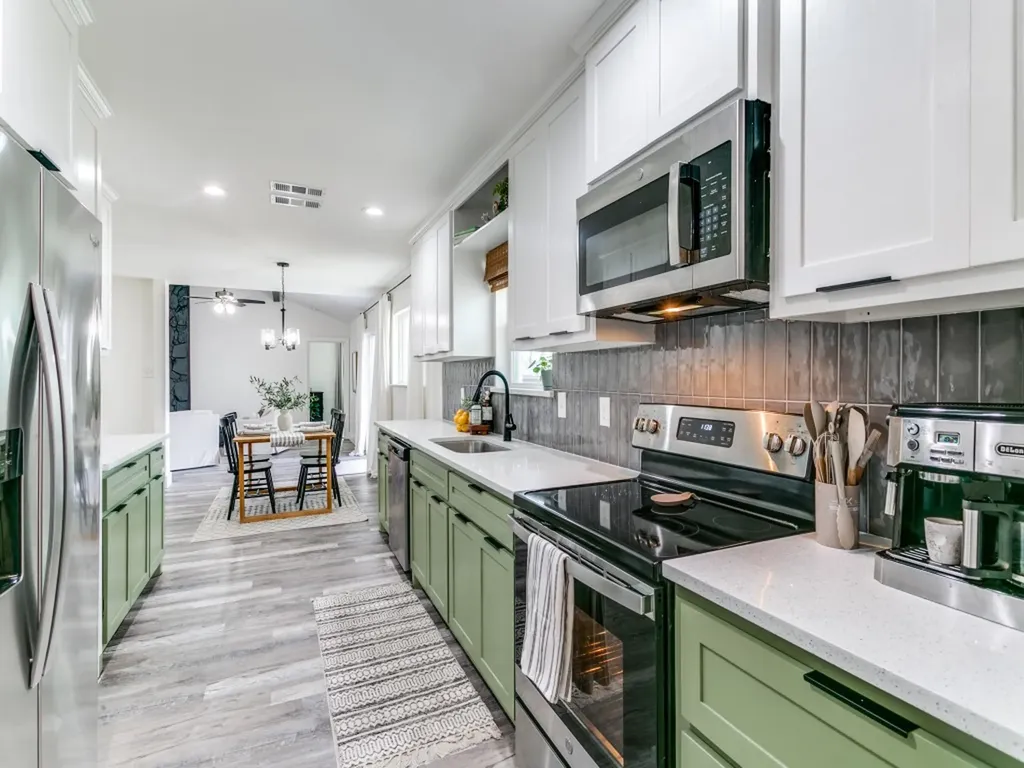 708 Oakwood Drive Euless TX 76040