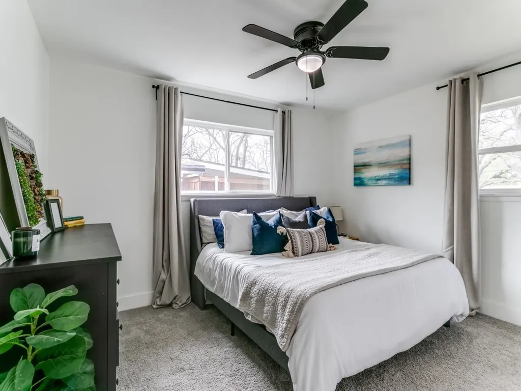 708 Oakwood Drive Euless TX 76040