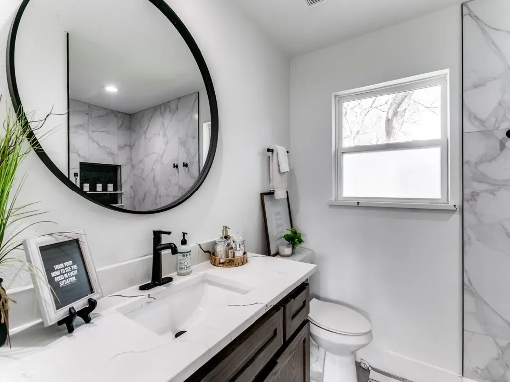 708 Oakwood Drive Euless TX 76040