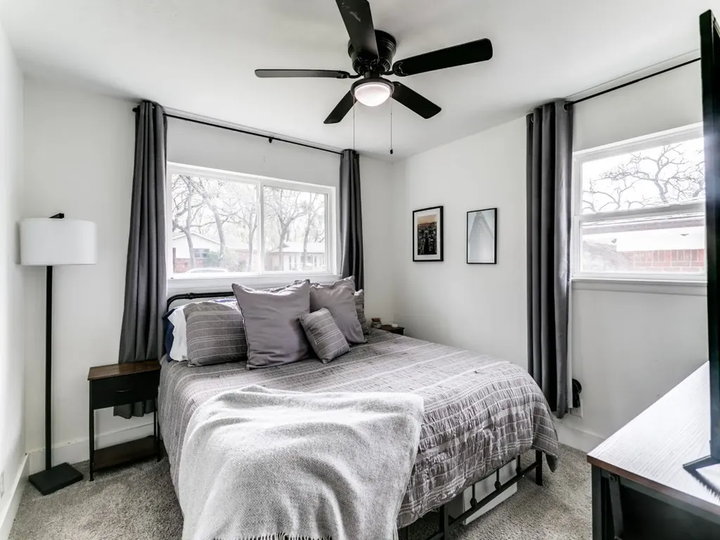 708 Oakwood Drive Euless TX 76040