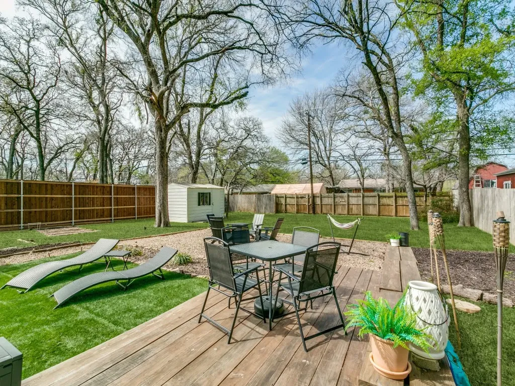 708 Oakwood Drive Euless TX 76040