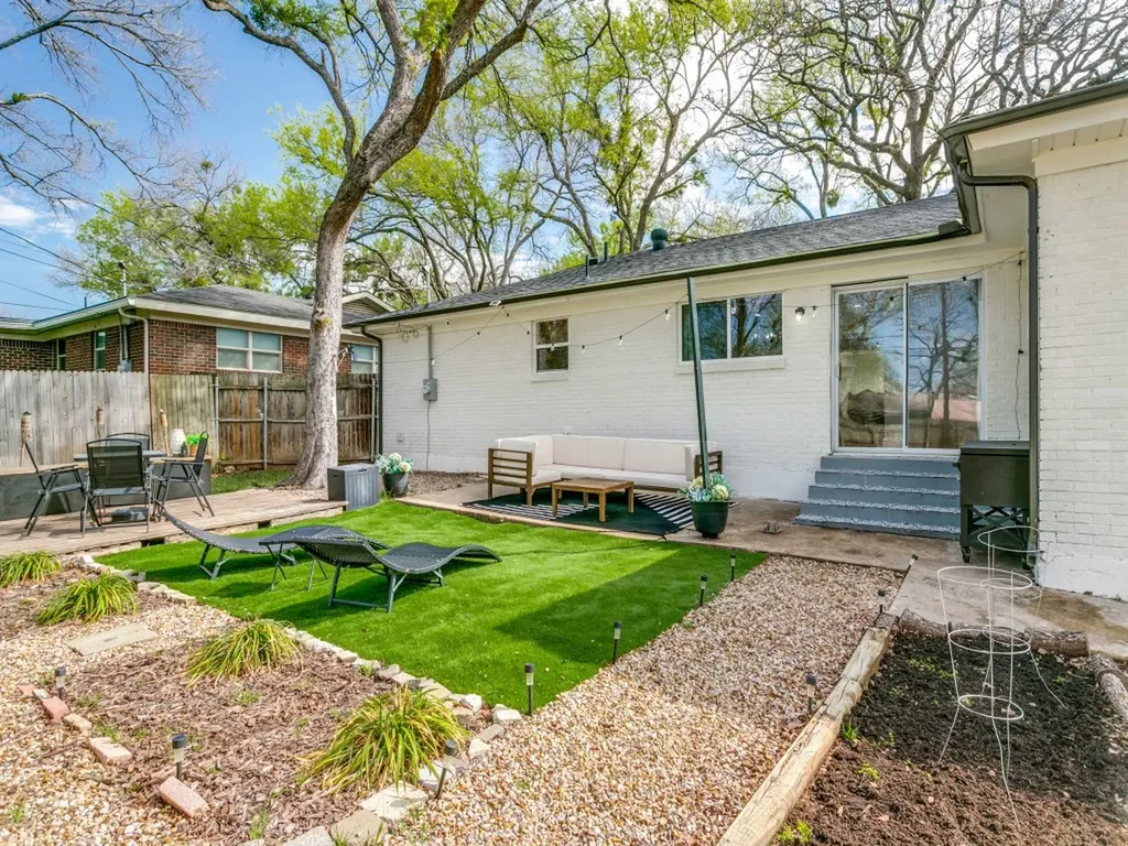 708 Oakwood Drive Euless TX 76040