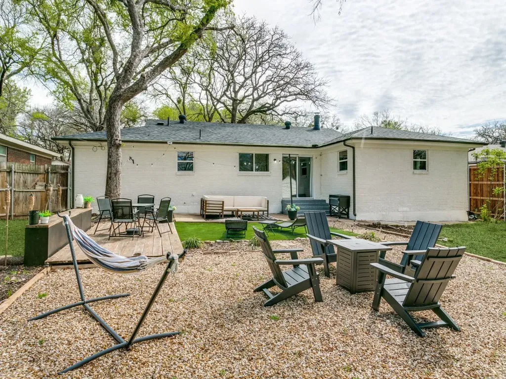 708 Oakwood Drive Euless TX 76040