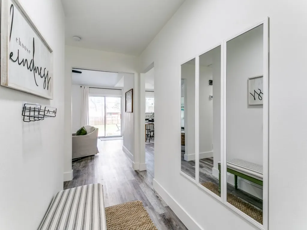 708 Oakwood Drive Euless TX 76040