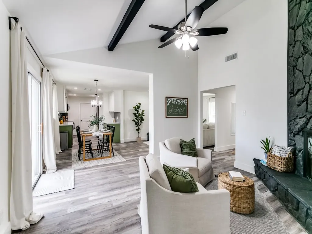 708 Oakwood Drive Euless TX 76040