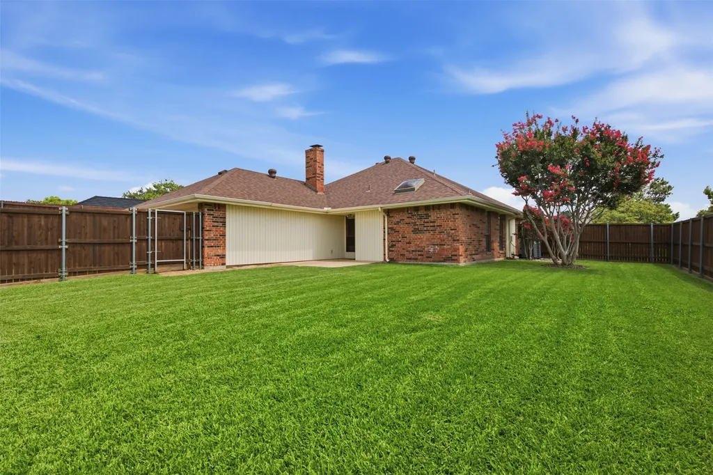 2001 Espinosa Drive Carrollton TX 75010