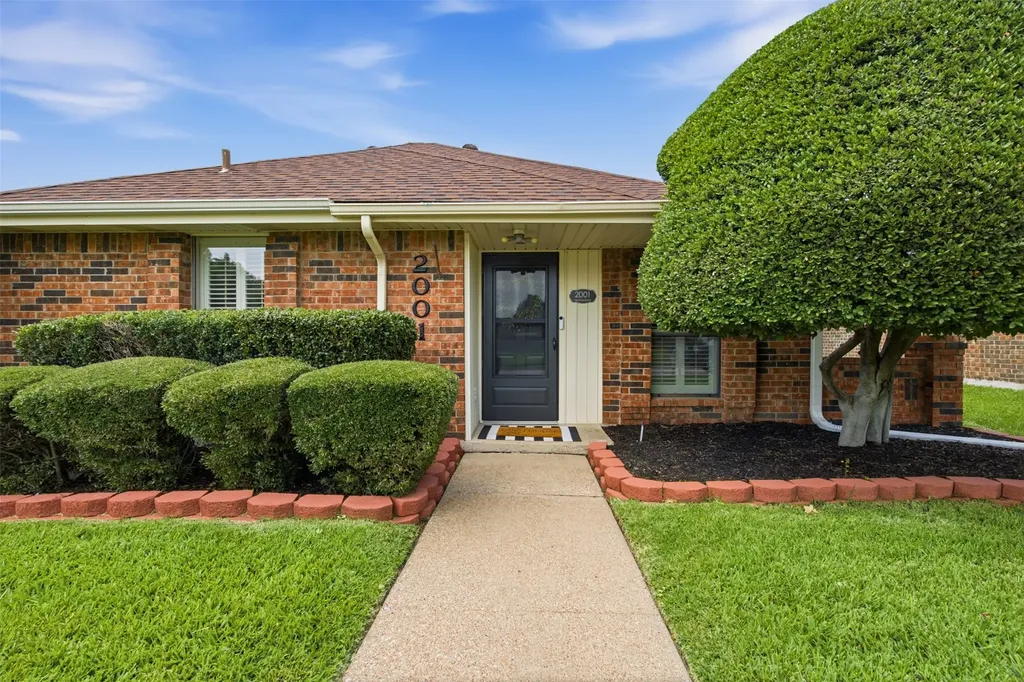 2001 Espinosa Drive Carrollton TX 75010