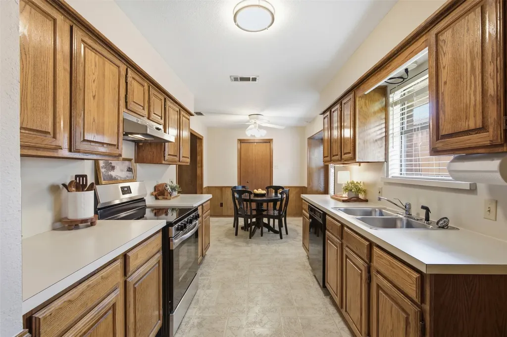 2001 Espinosa Drive Carrollton TX 75010
