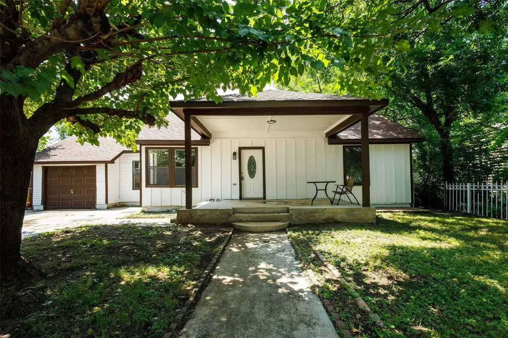 305 Hensley Drive Grand Prairie TX 75050