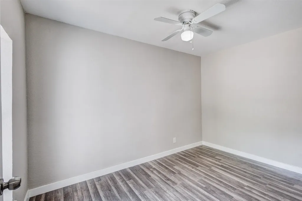 305 Hensley Drive Grand Prairie TX 75050
