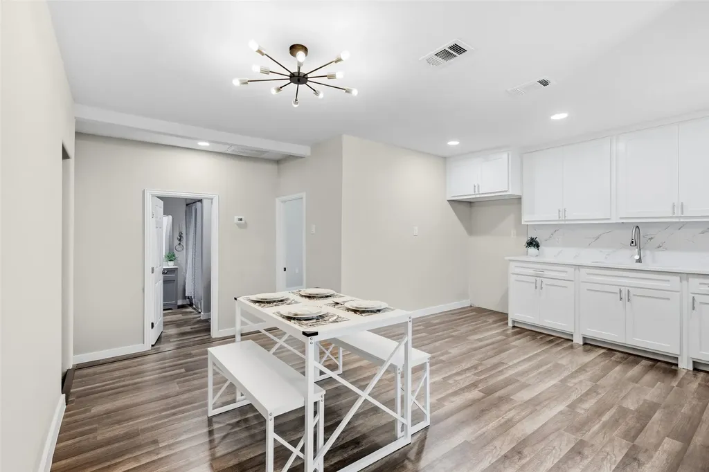 305 Hensley Drive Grand Prairie TX 75050